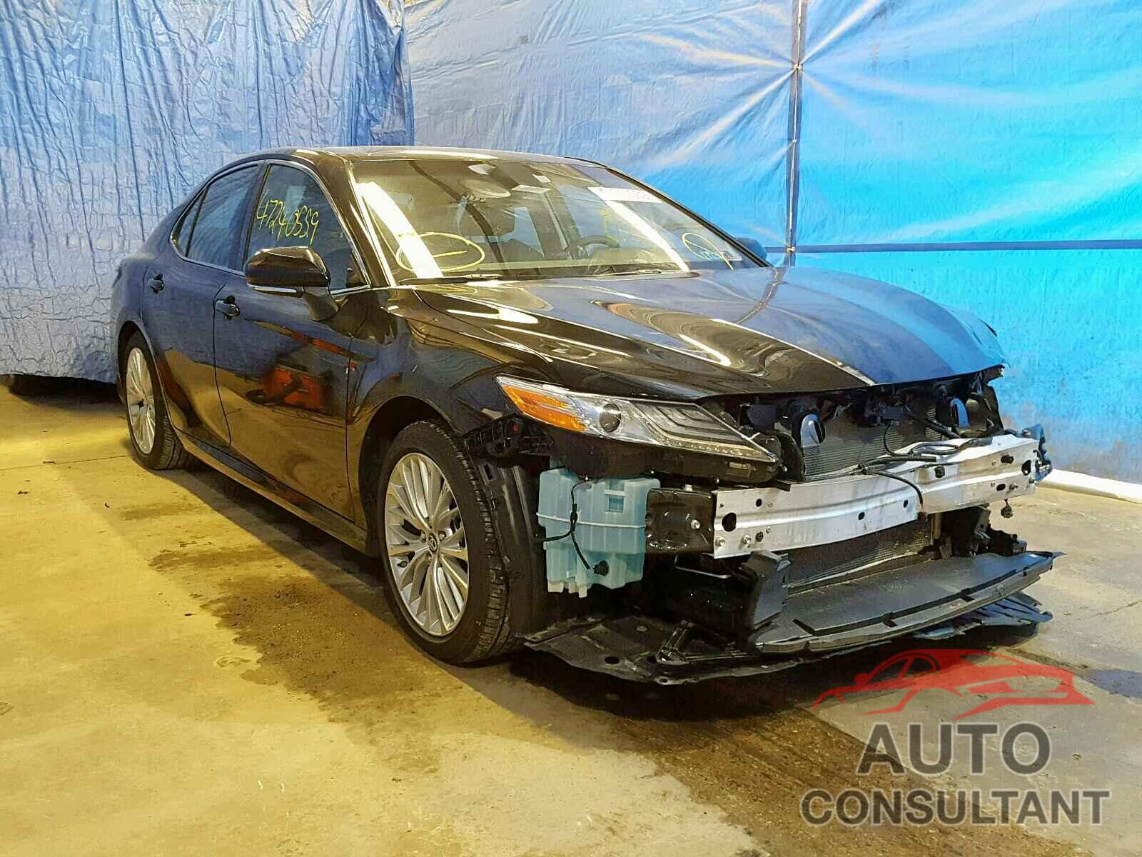 TOYOTA CAMRY 2018 - 4T1B11HK2JU149517