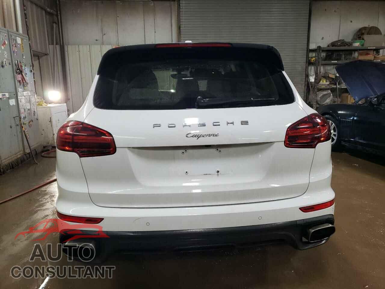 PORSCHE CAYENNE 2015 - WP1AF2A28FLA41058