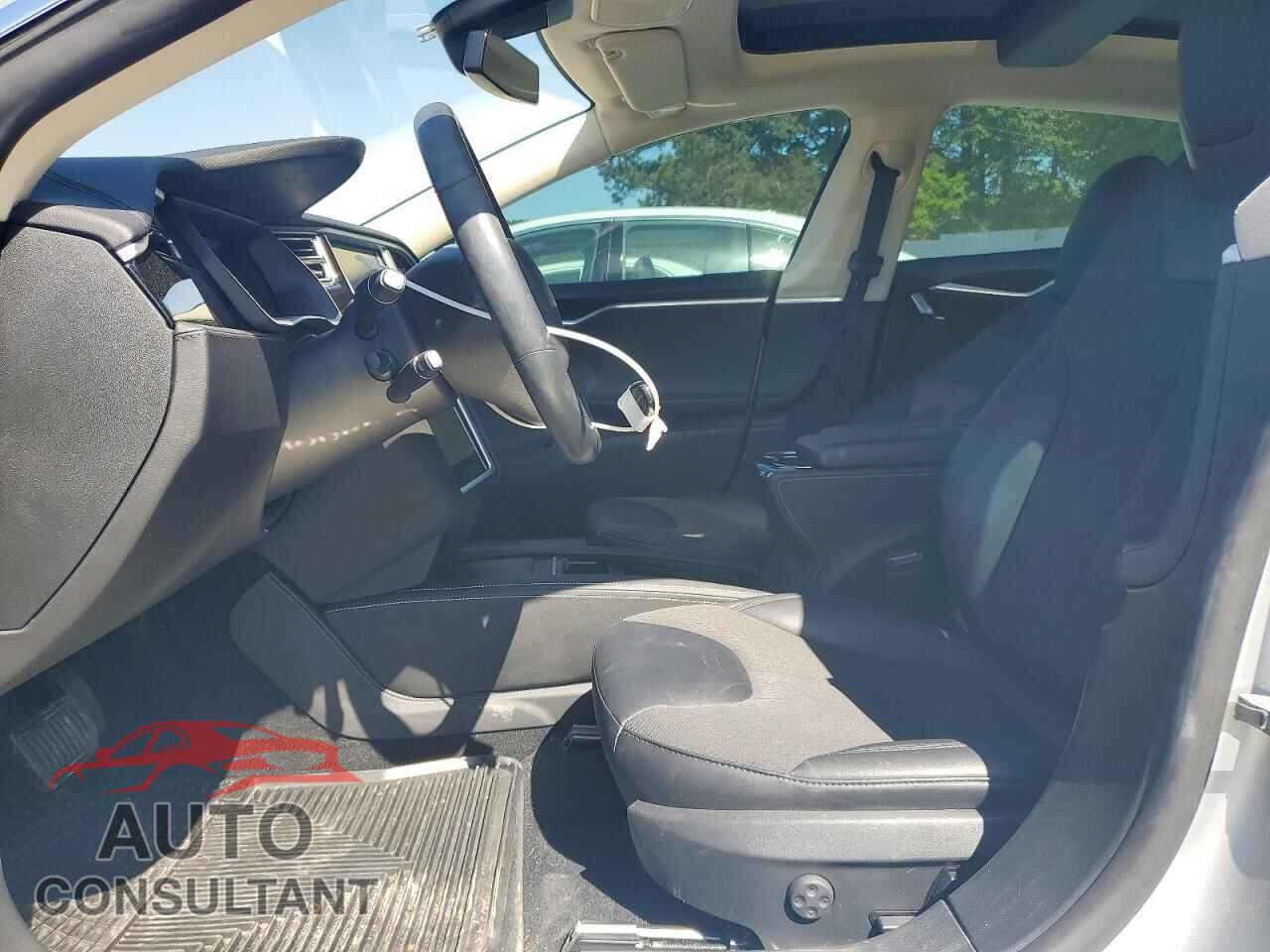 TESLA MODEL S 2015 - 5YJSA1H19FFP78672