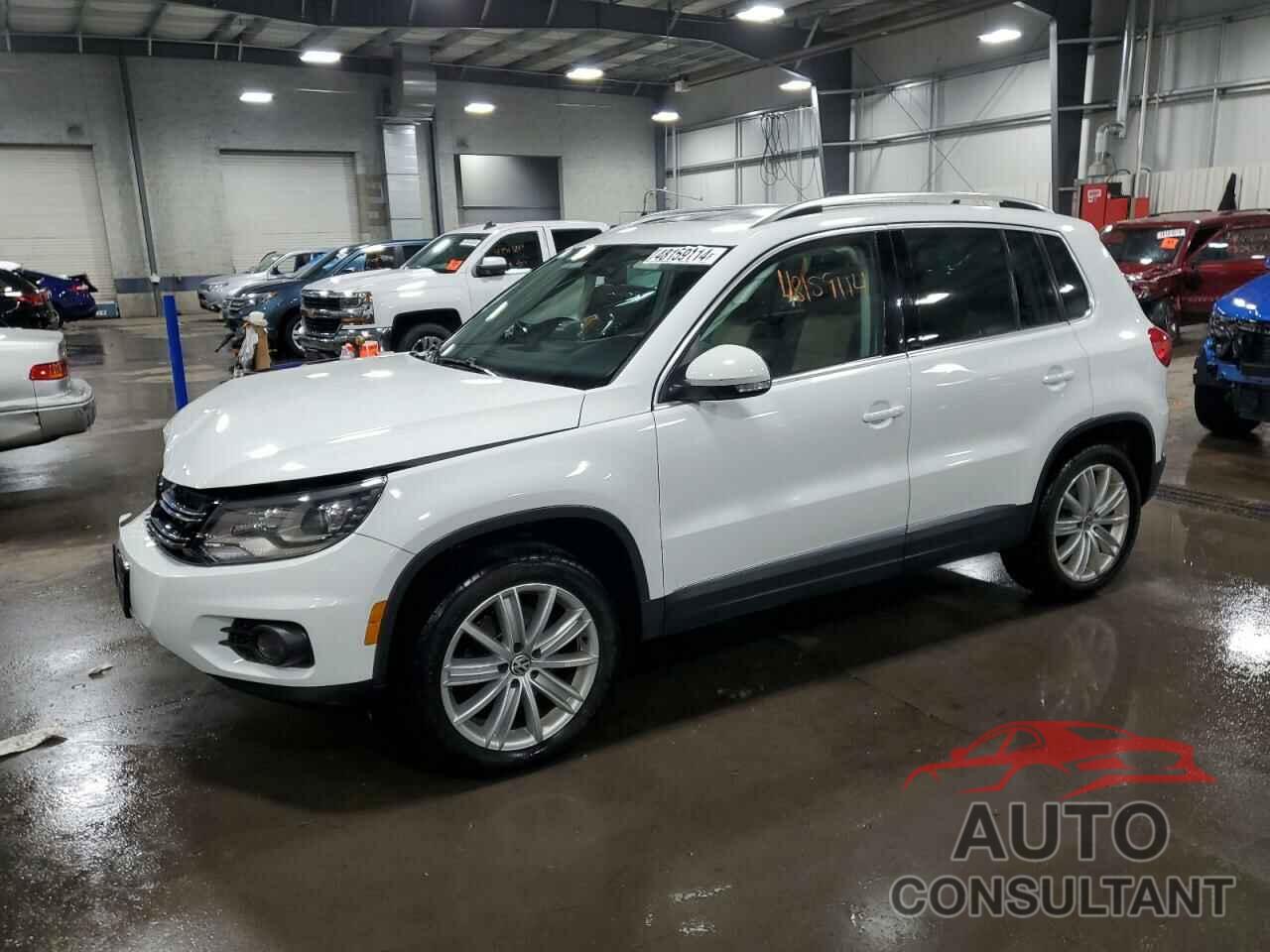 VOLKSWAGEN TIGUAN 2016 - WVGBV7AX4GW527136