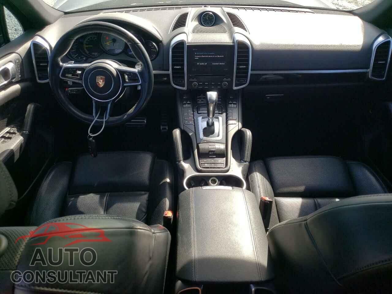 PORSCHE CAYENNE 2018 - WP1AE2A21JLA71739