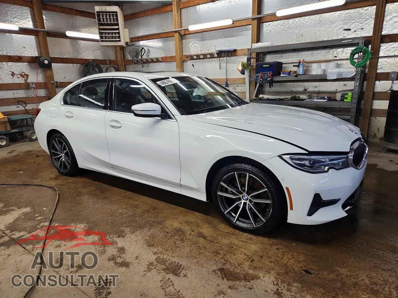 BMW 3 SERIES 2019 - WBA5R1C58KFH05623