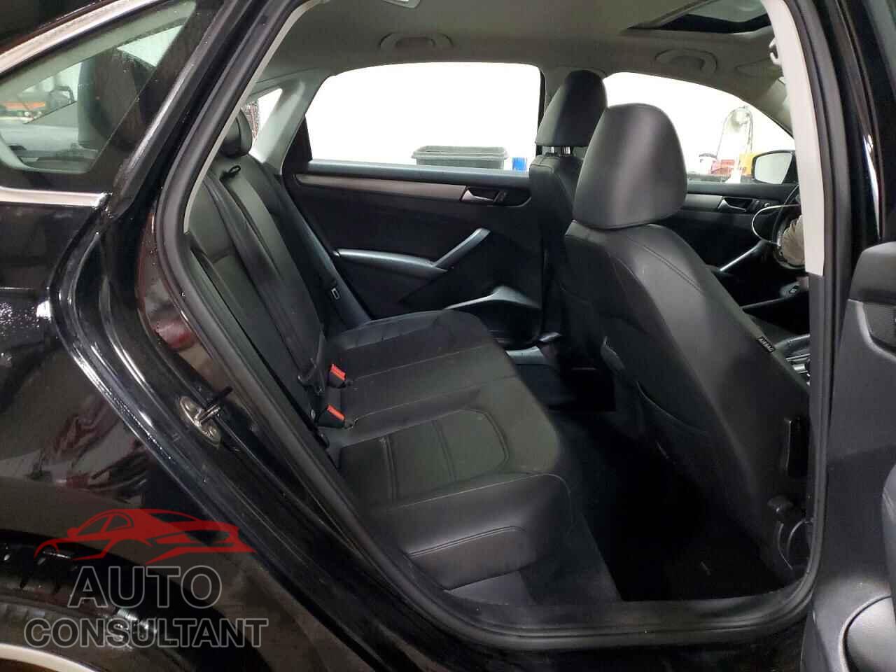VOLKSWAGEN PASSAT 2014 - 1VWBN7A35EC003796