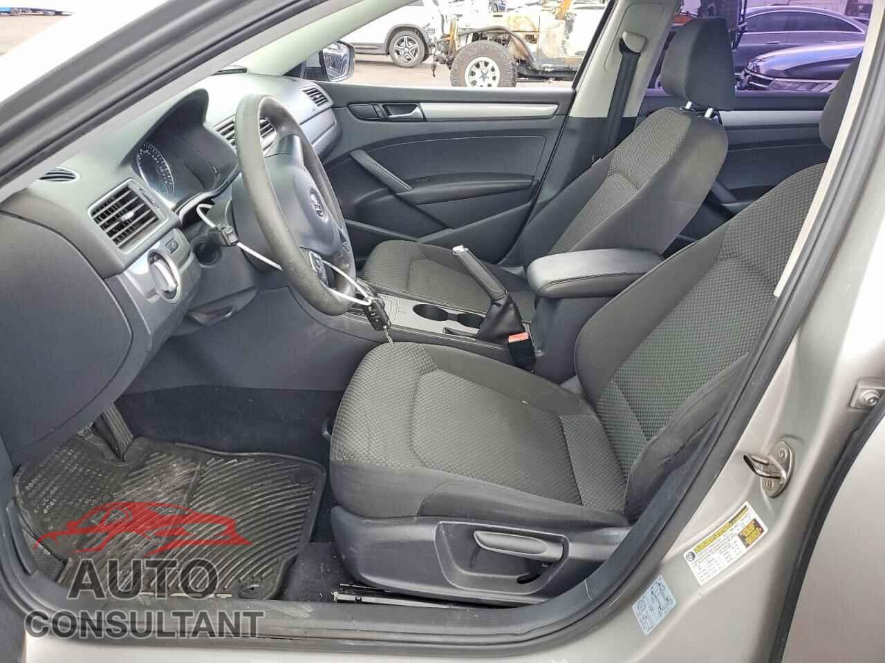 VOLKSWAGEN PASSAT 2013 - 1VWAP7A37DC101264