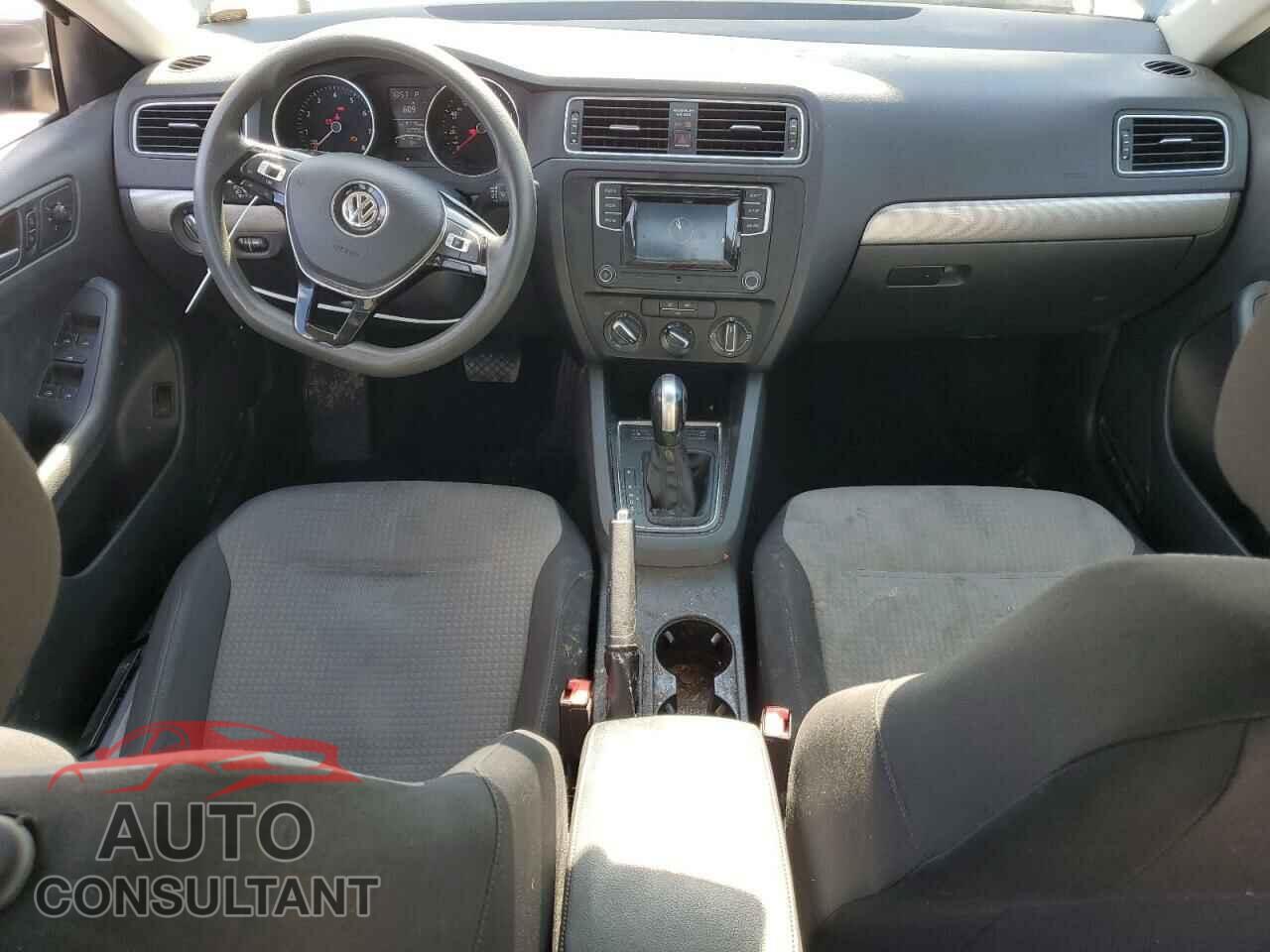 VOLKSWAGEN JETTA 2017 - 3VW2B7AJ8HM319736