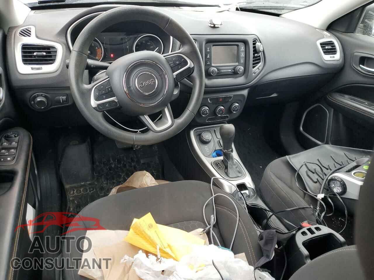 JEEP COMPASS 2018 - 3C4NJDAB6JT328411
