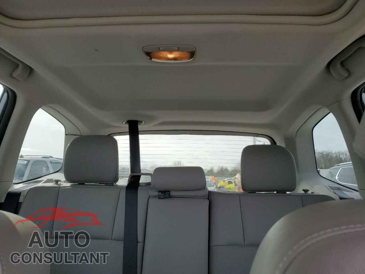 SUBARU FORESTER 2017 - JF2SJAJC0HH809744
