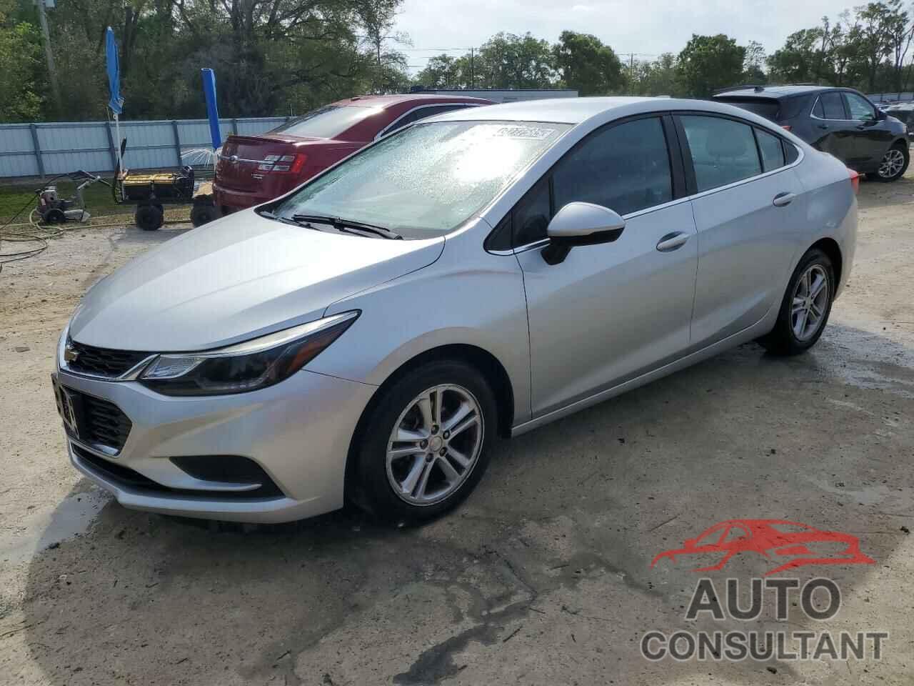 CHEVROLET CRUZE 2018 - 1G1BE5SM7J7200978