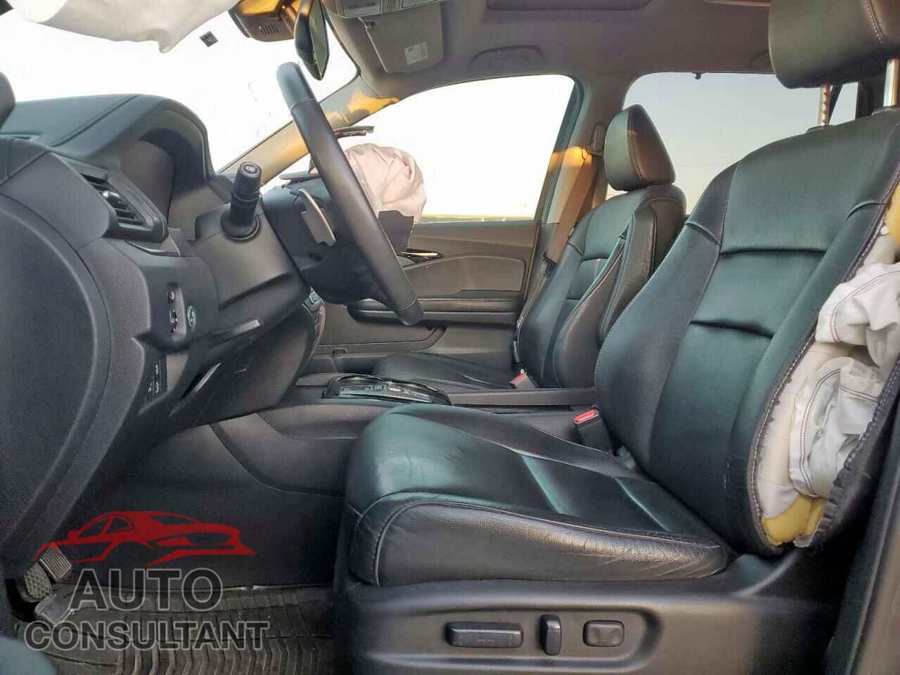 HONDA PILOT 2017 - 5FNYF5H96HB013818