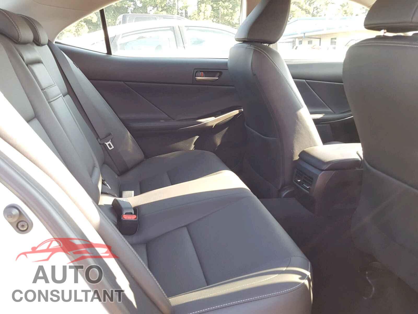 LEXUS IS 2017 - JTHBA1D26H5052513