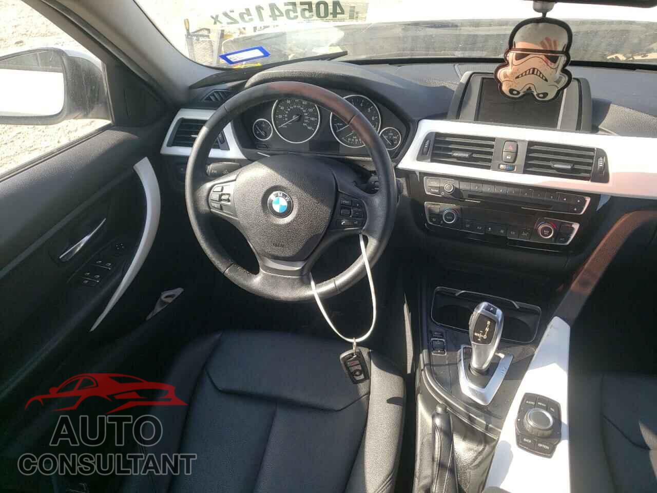 BMW 3 SERIES 2016 - WBA8A9C57GK618455