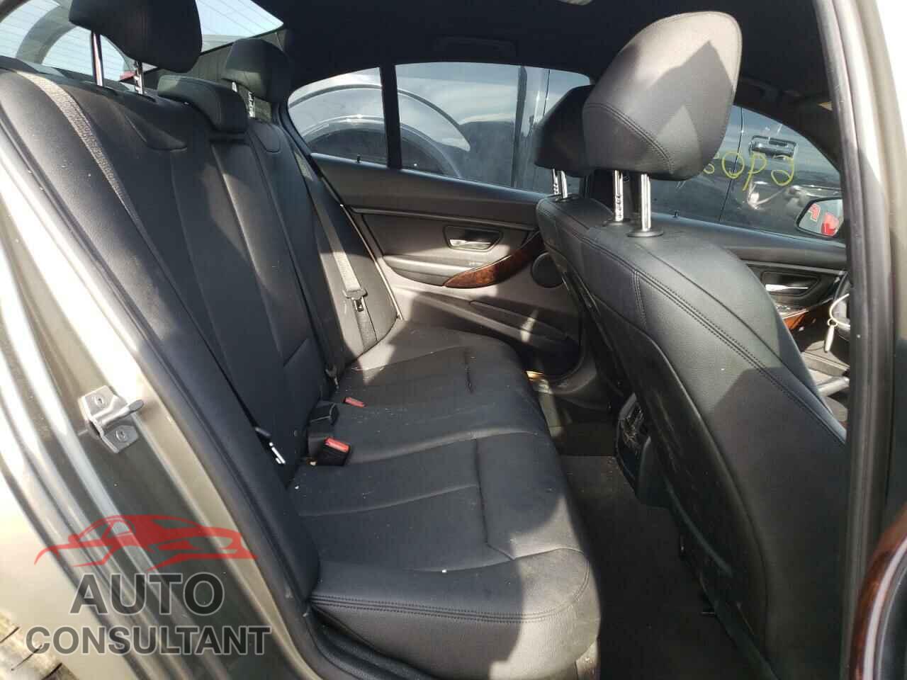 BMW 3 SERIES 2016 - WBA8E1G50GNU10903