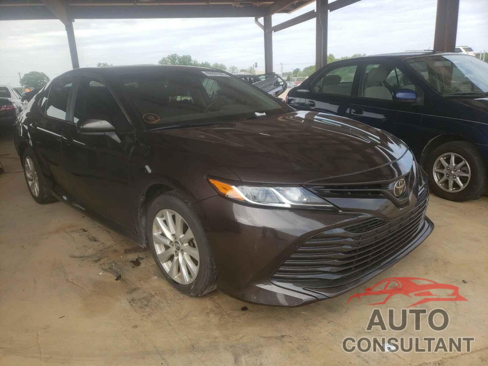 TOYOTA CAMRY 2018 - 4T1B11HK6JU026108