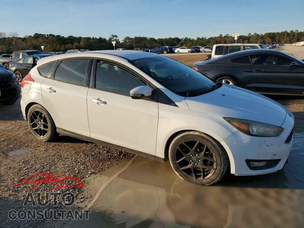 FORD FOCUS 2016 - 1FADP3K22GL277552