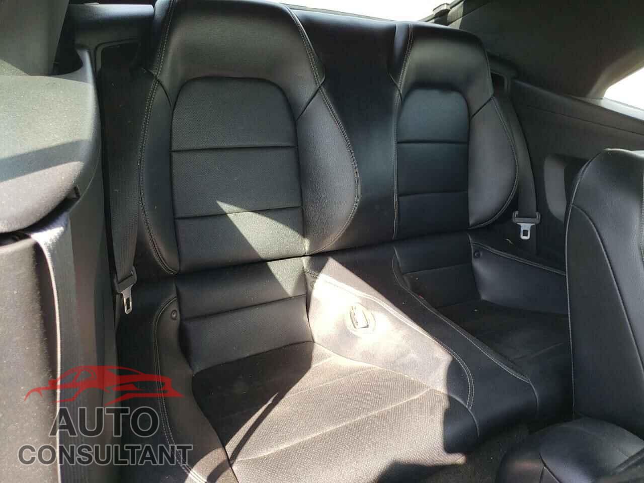 FORD MUSTANG 2017 - 1FATP8UH9H5204307