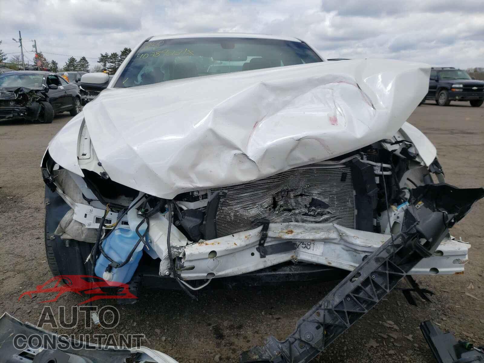 FORD TAURUS 2018 - 1FAHP2E85JG112221