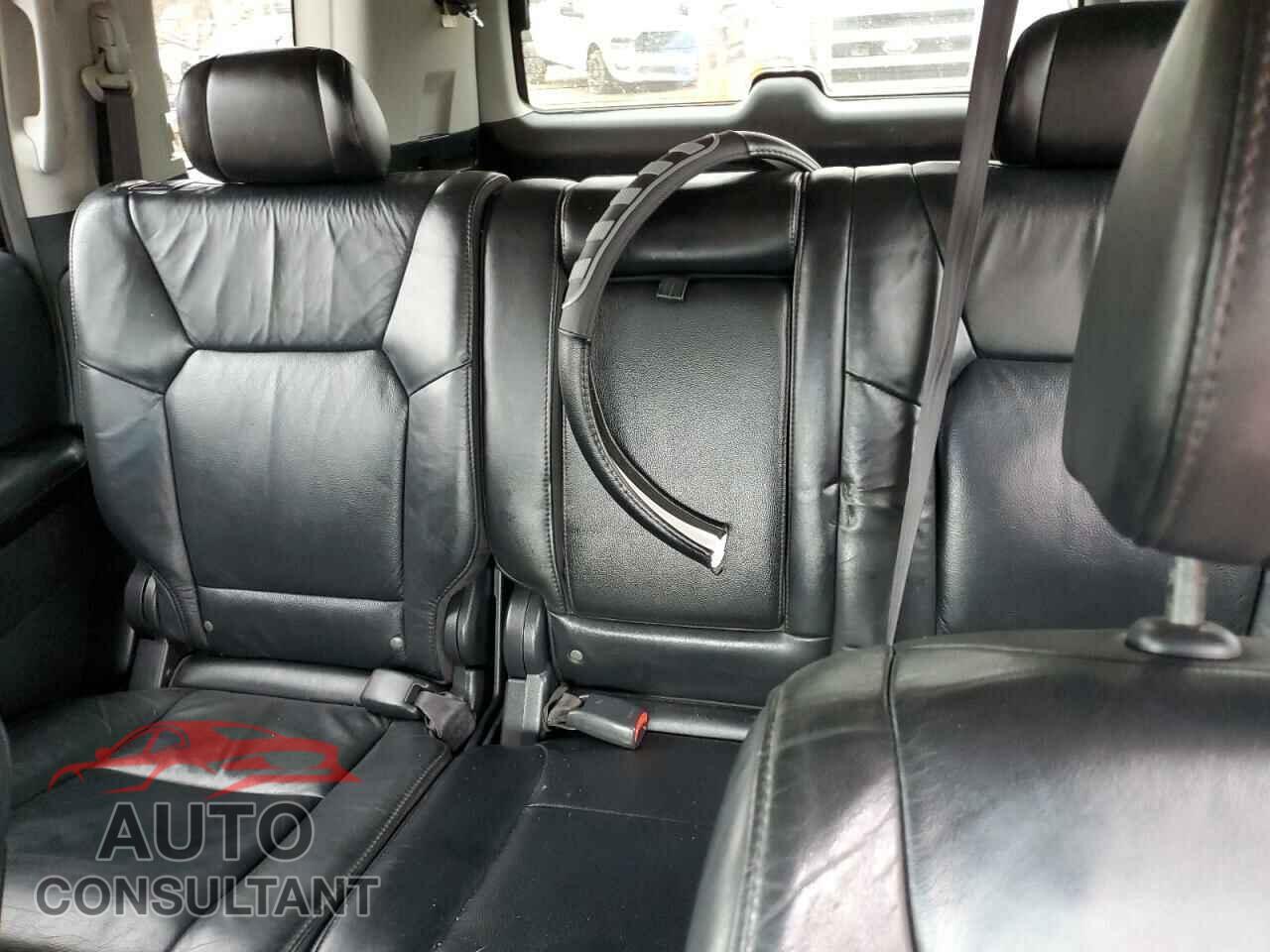 HONDA PILOT 2010 - 5FNYF3H59AB009043