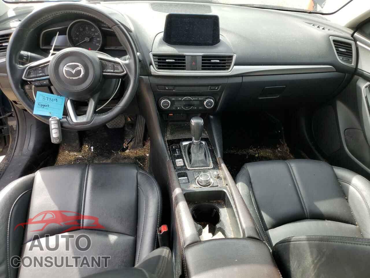 MAZDA 3 2018 - 3MZBN1V38JM265814