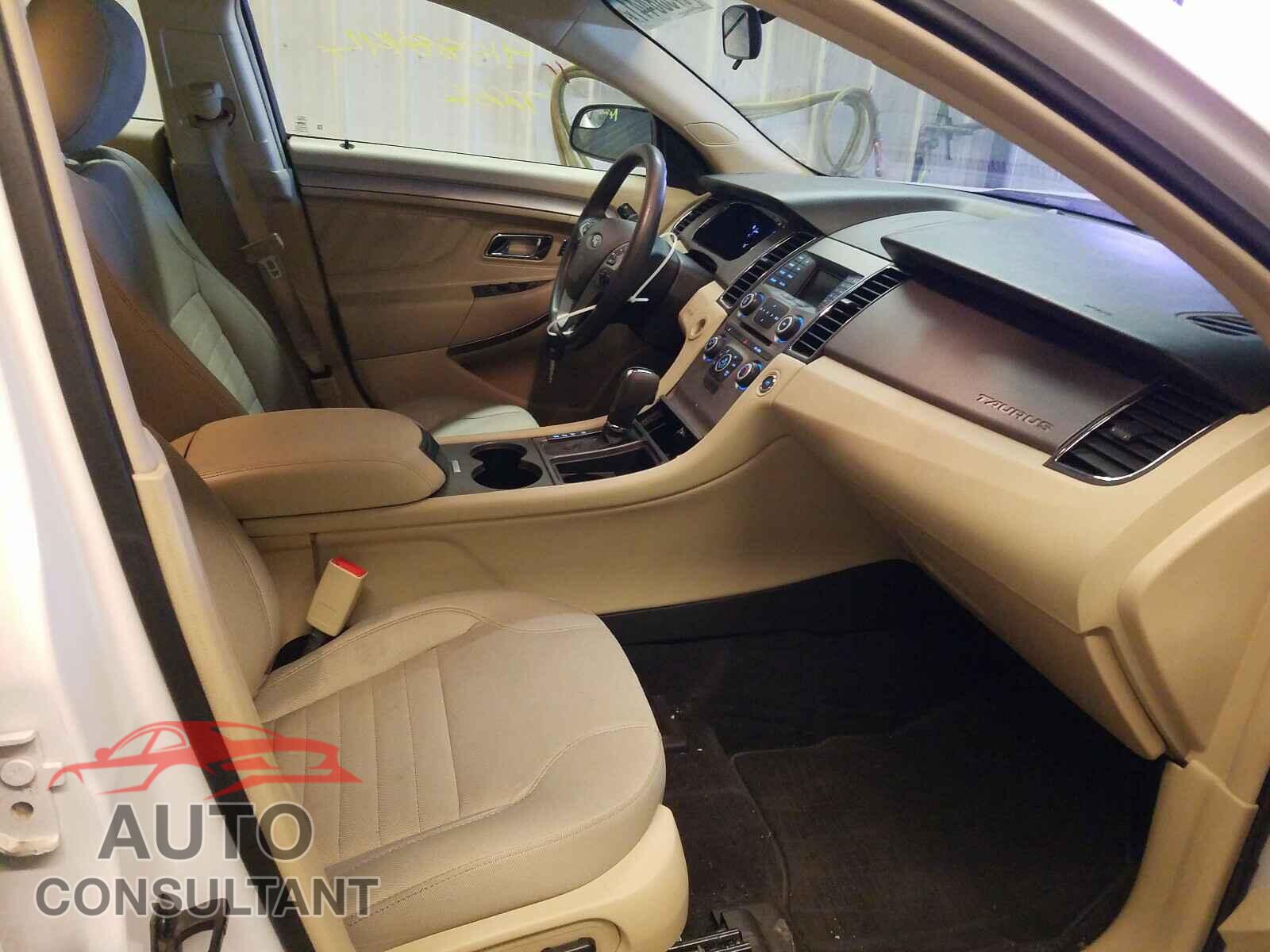 FORD TAURUS 2018 - 1FAHP2D83JG105771