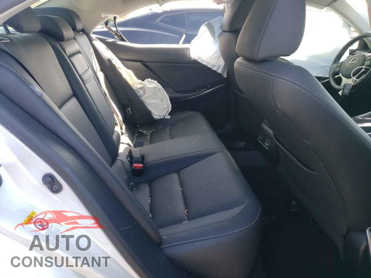 LEXUS IS 2018 - JTHBA1D2XJ5065626