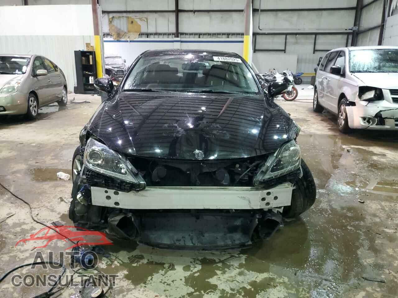 LEXUS IS 2011 - JTHCF5C27B5046418