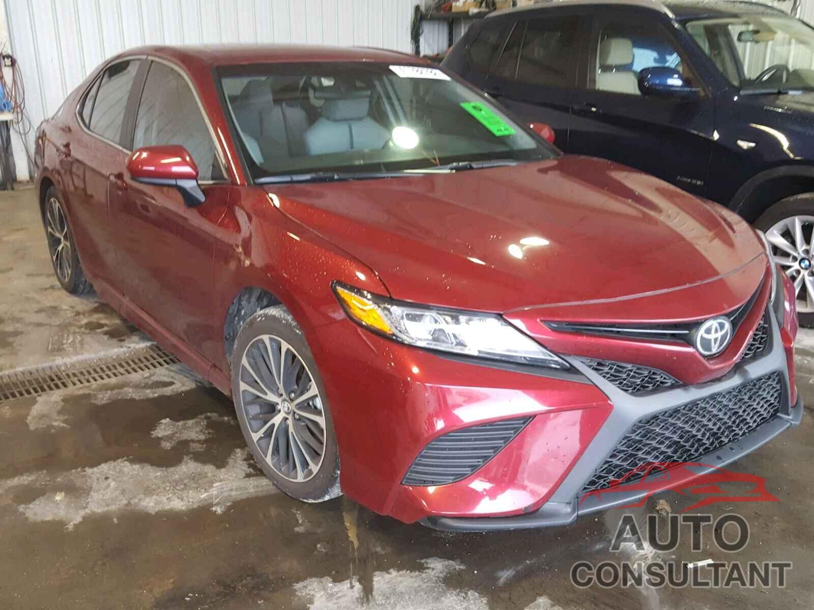 TOYOTA CAMRY 2018 - 4T1B11HK0JU509724