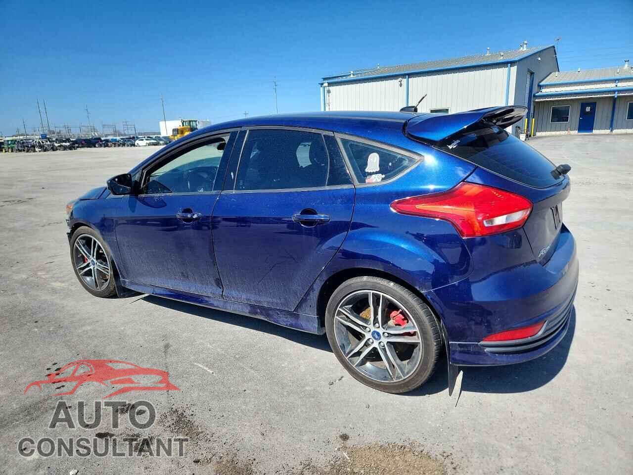 FORD FOCUS 2017 - 1FADP3L90HL301599