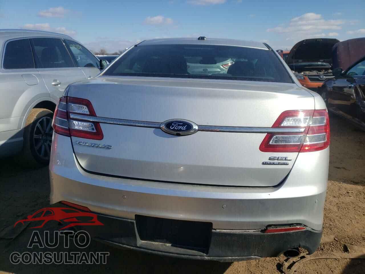 FORD TAURUS 2016 - 1FAHP2E85GG140299