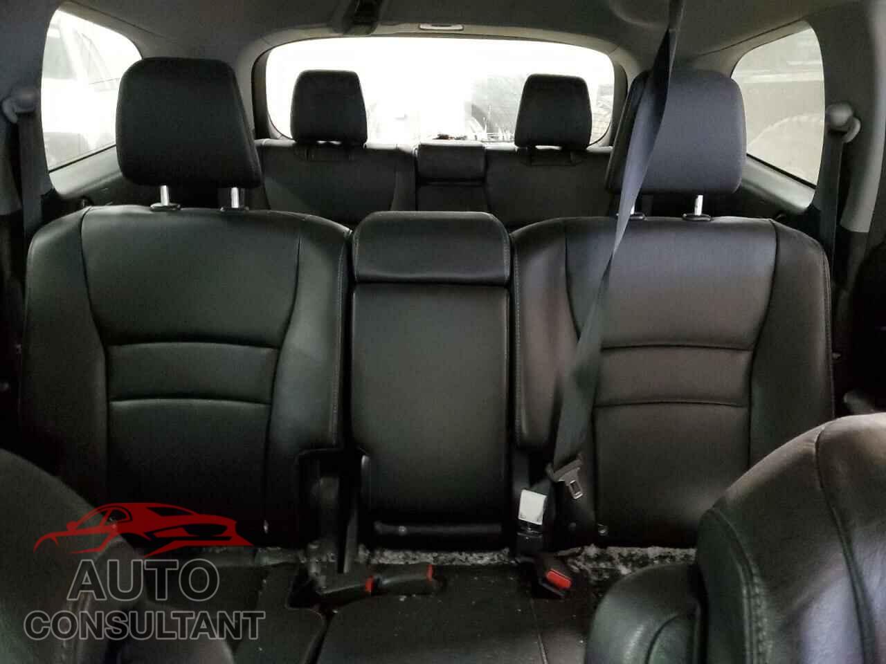 HONDA PILOT 2017 - 5FNYF6H52HB045541