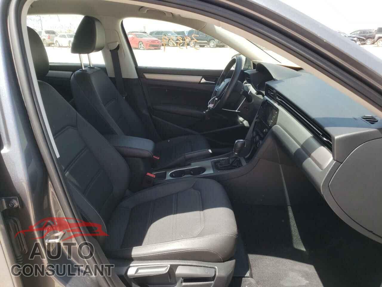 VOLKSWAGEN PASSAT 2020 - 1VWSA7A37LC007535