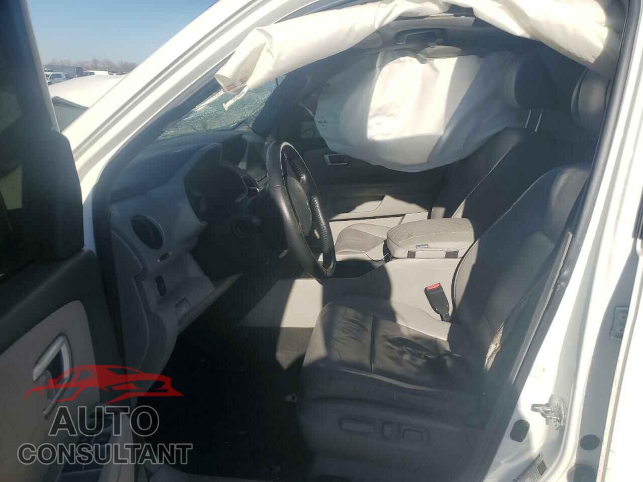 HONDA PILOT 2011 - 5FNYF4H58BB026696