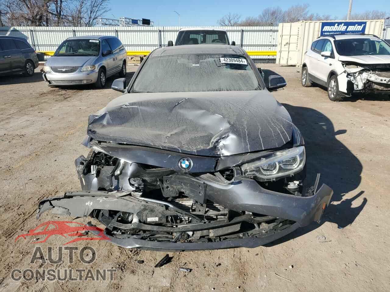 BMW 3 SERIES 2018 - WBA8A3C52JA494752