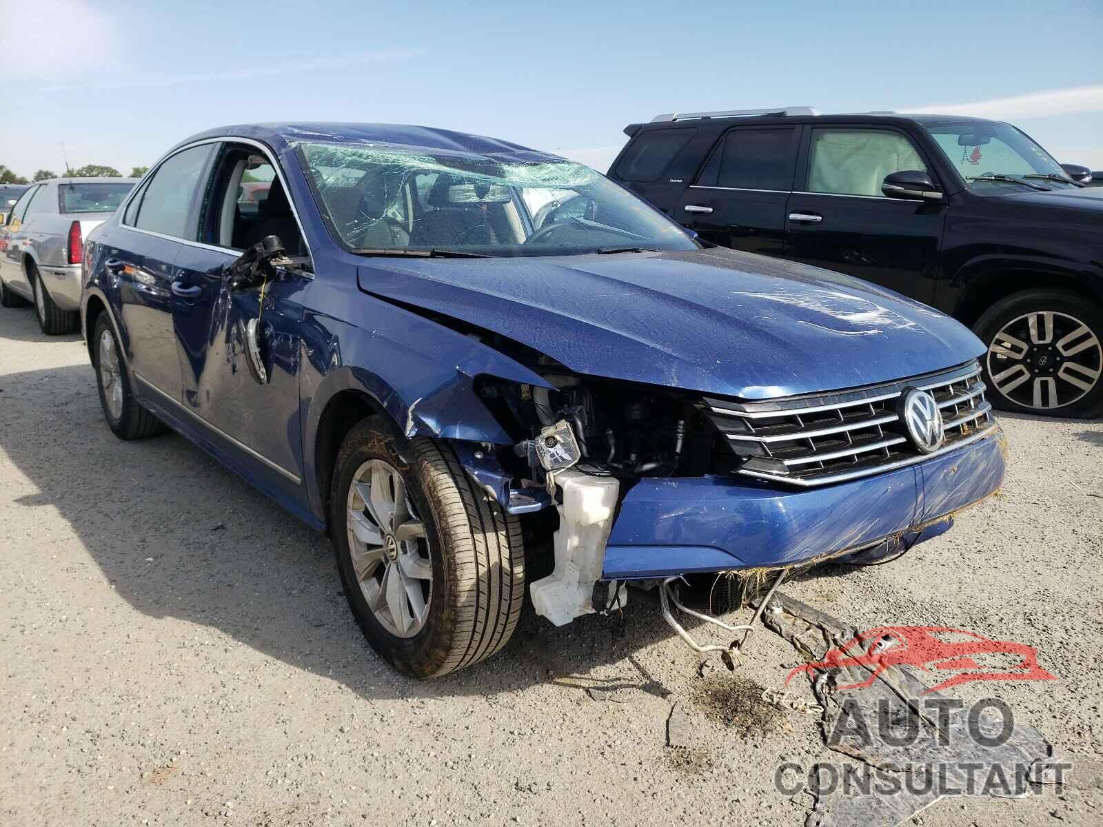 VOLKSWAGEN PASSAT 2017 - 1VWAT7A3XHC019286