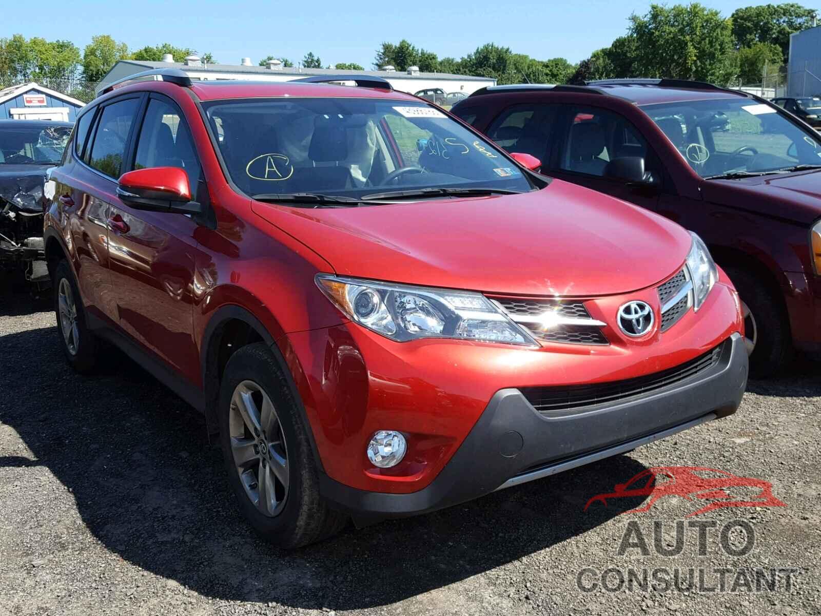 TOYOTA RAV4 XLE 2015 - JTMRFREV6FD140053