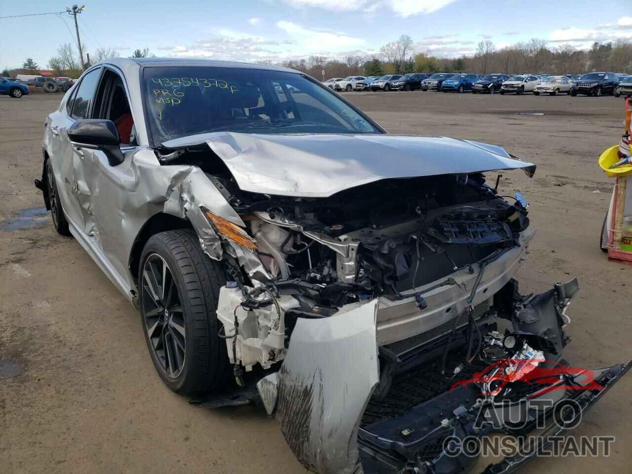TOYOTA CAMRY 2018 - 4T1B61HK8JU087302