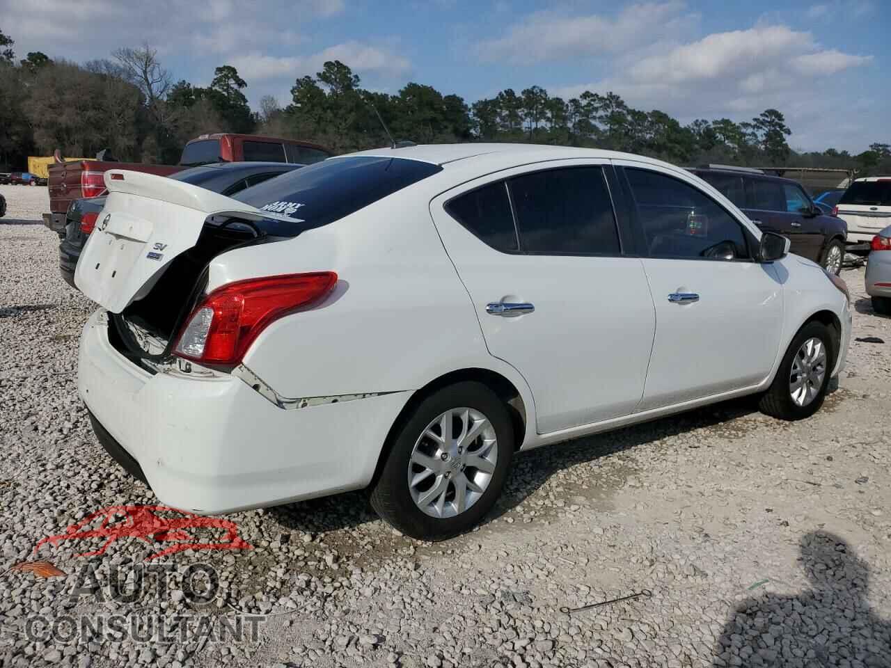 NISSAN VERSA 2018 - 3N1CN7AP1JL832831