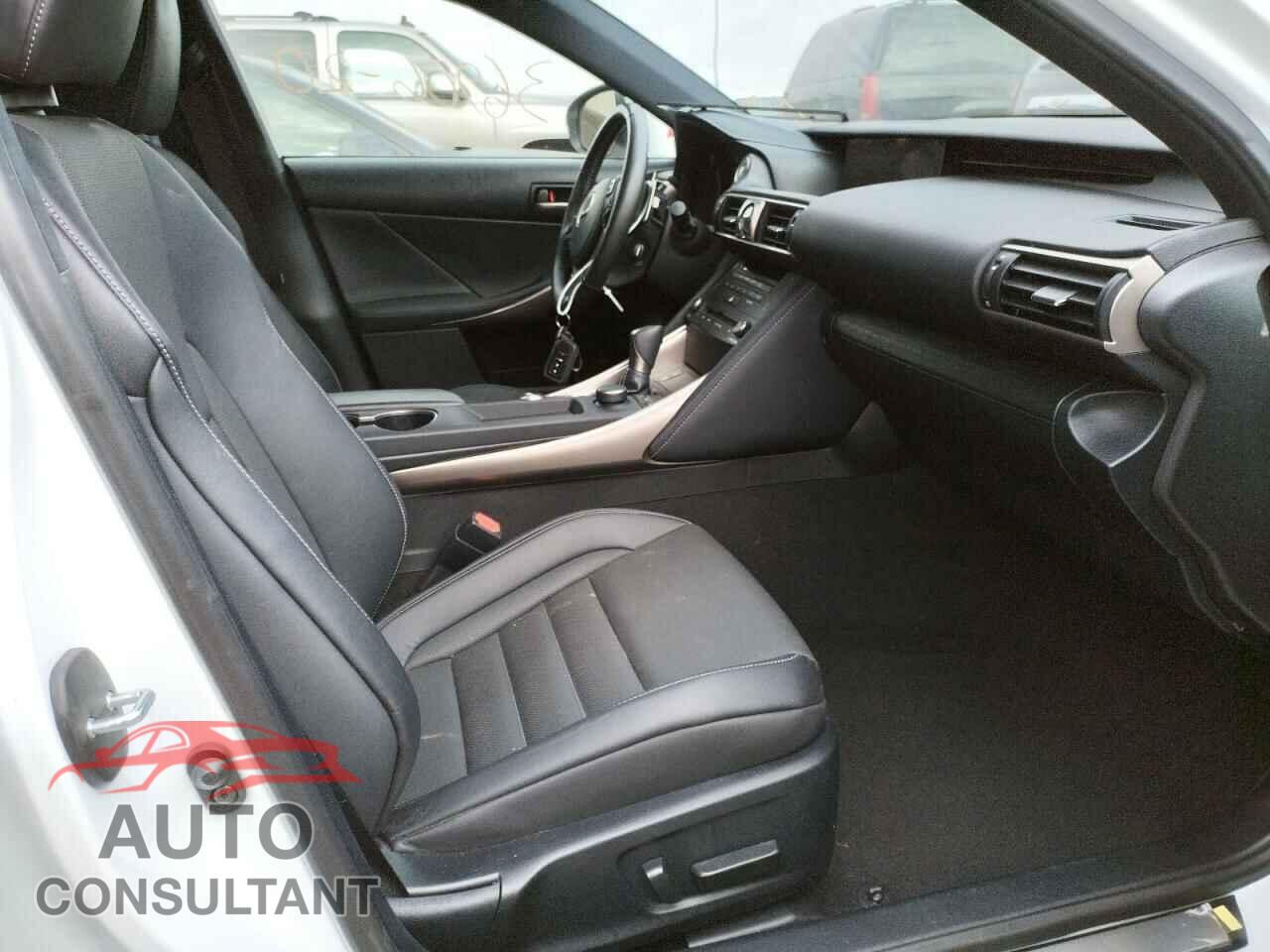LEXUS IS 2019 - JTHBA1D24K5099207