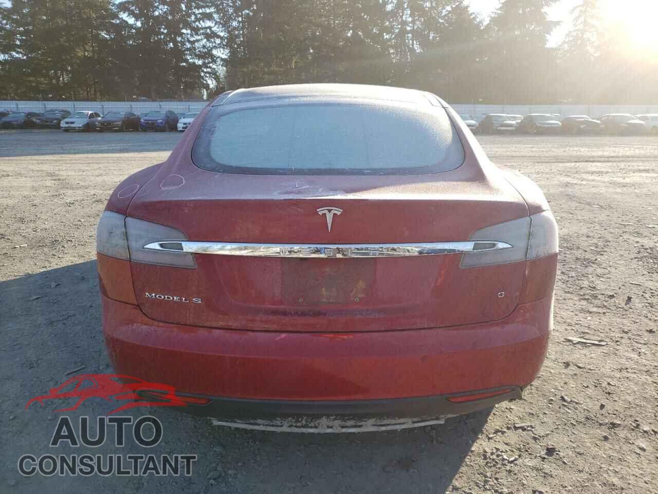 TESLA MODEL S 2015 - 5YJSA1E18FF118157