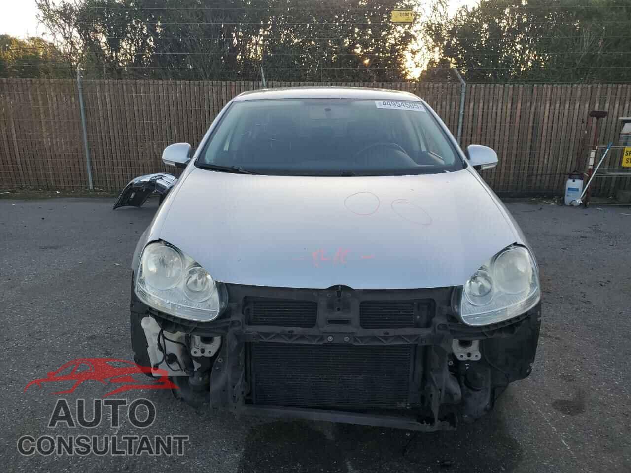VOLKSWAGEN JETTA 2010 - 3VWAZ7AJ6AM101260