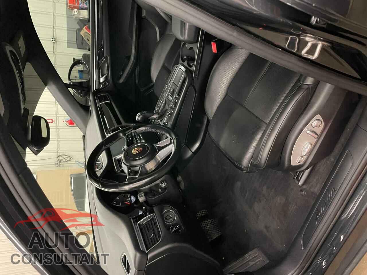 PORSCHE MACAN 2017 - WP1AA2A56HLB03133