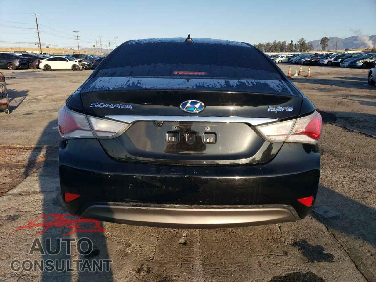 HYUNDAI SONATA 2012 - KMHEC4A41CA029636