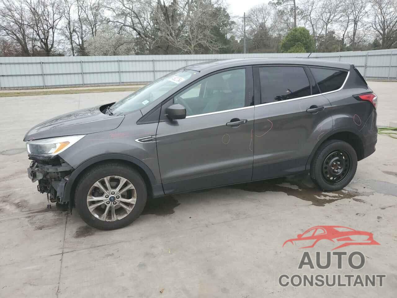 FORD ESCAPE 2017 - 1FMCU0GD4HUC81701
