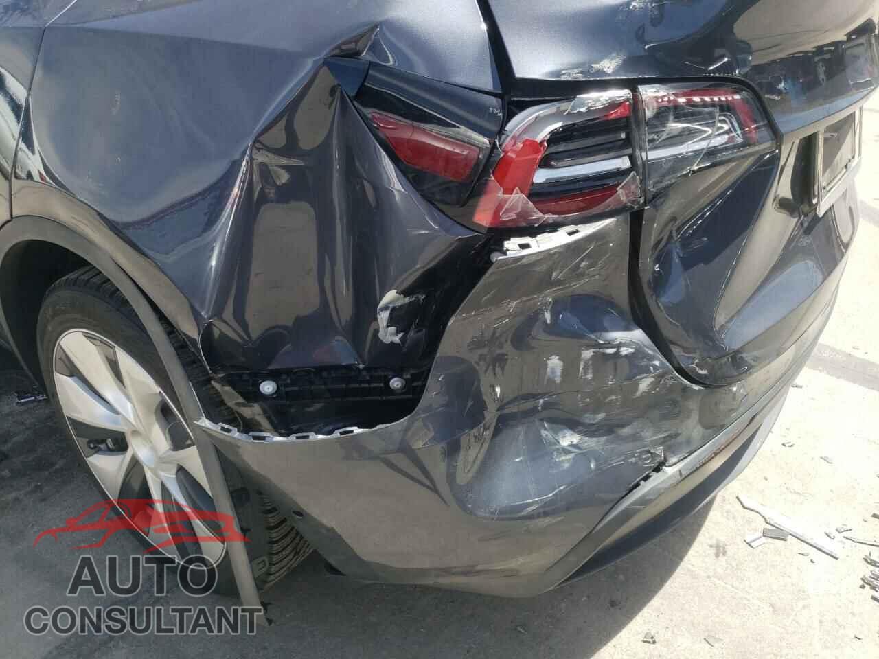 TESLA MODEL Y 2021 - 5YJYGDEE8MF199543