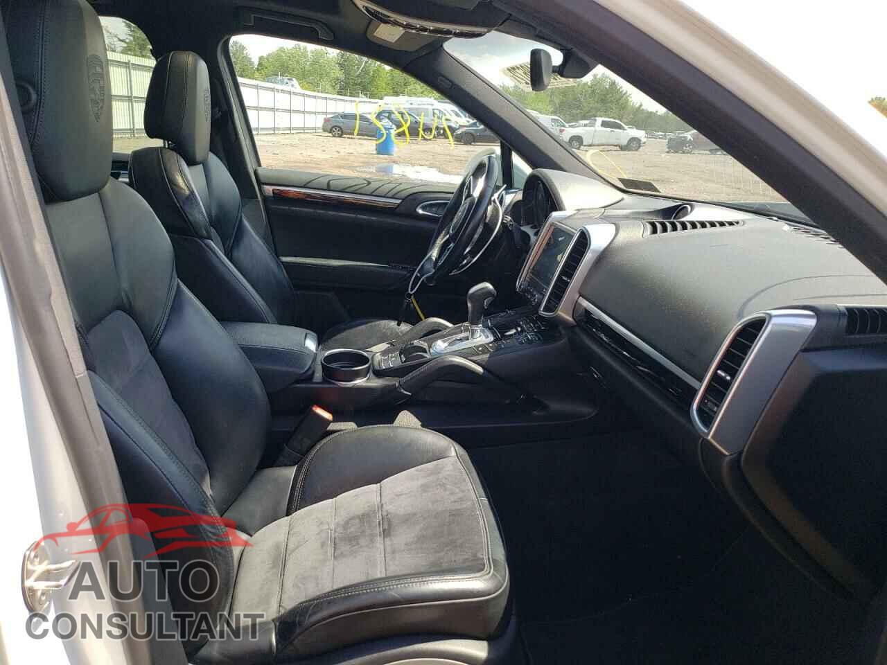 PORSCHE CAYENNE 2017 - WP1AA2A22HKA87573
