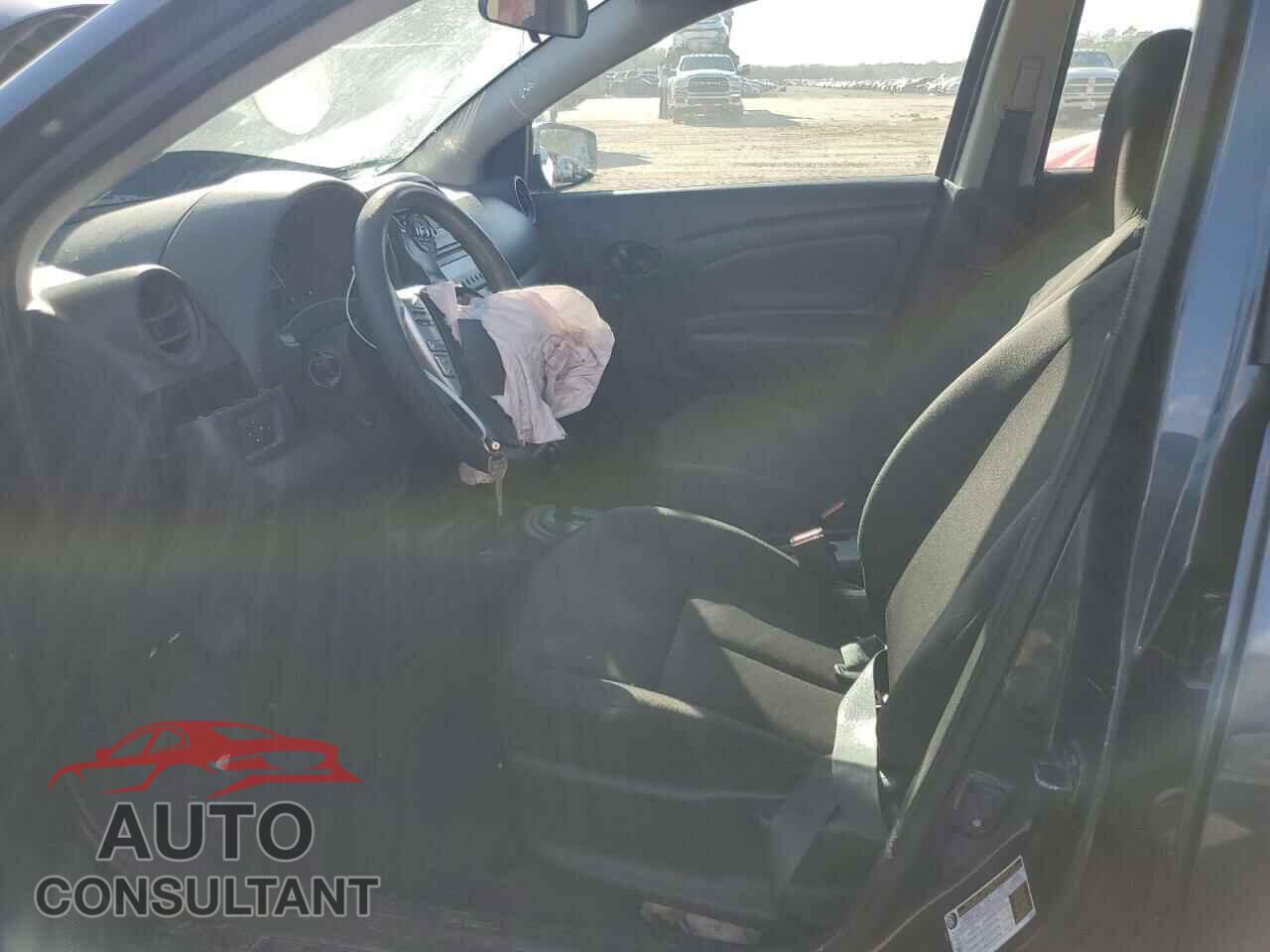 NISSAN VERSA 2017 - 3N1CN7APXHL830456