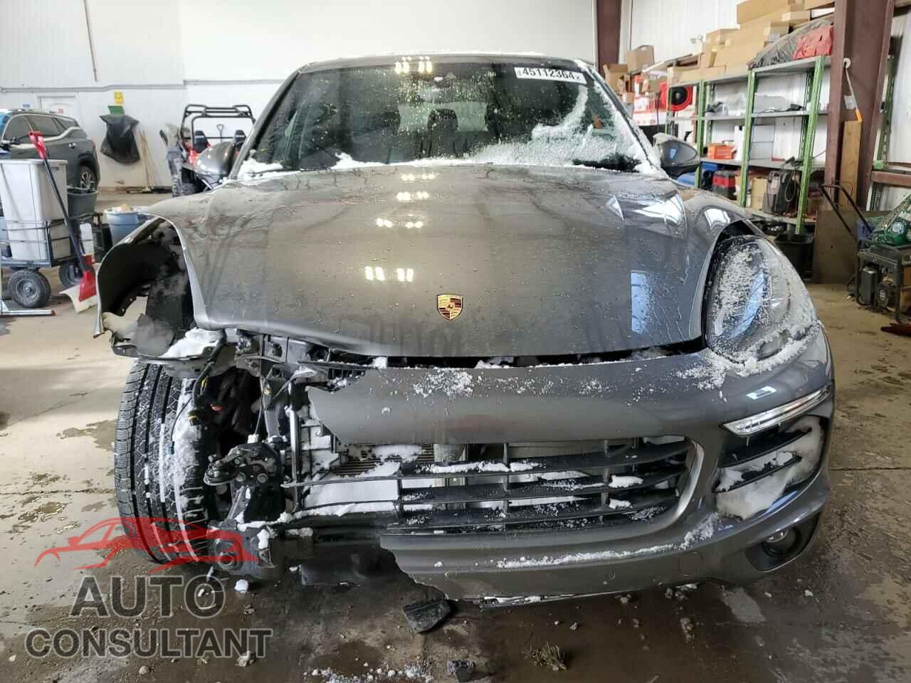 PORSCHE CAYENNE 2018 - WP1AA2A21JKA06553