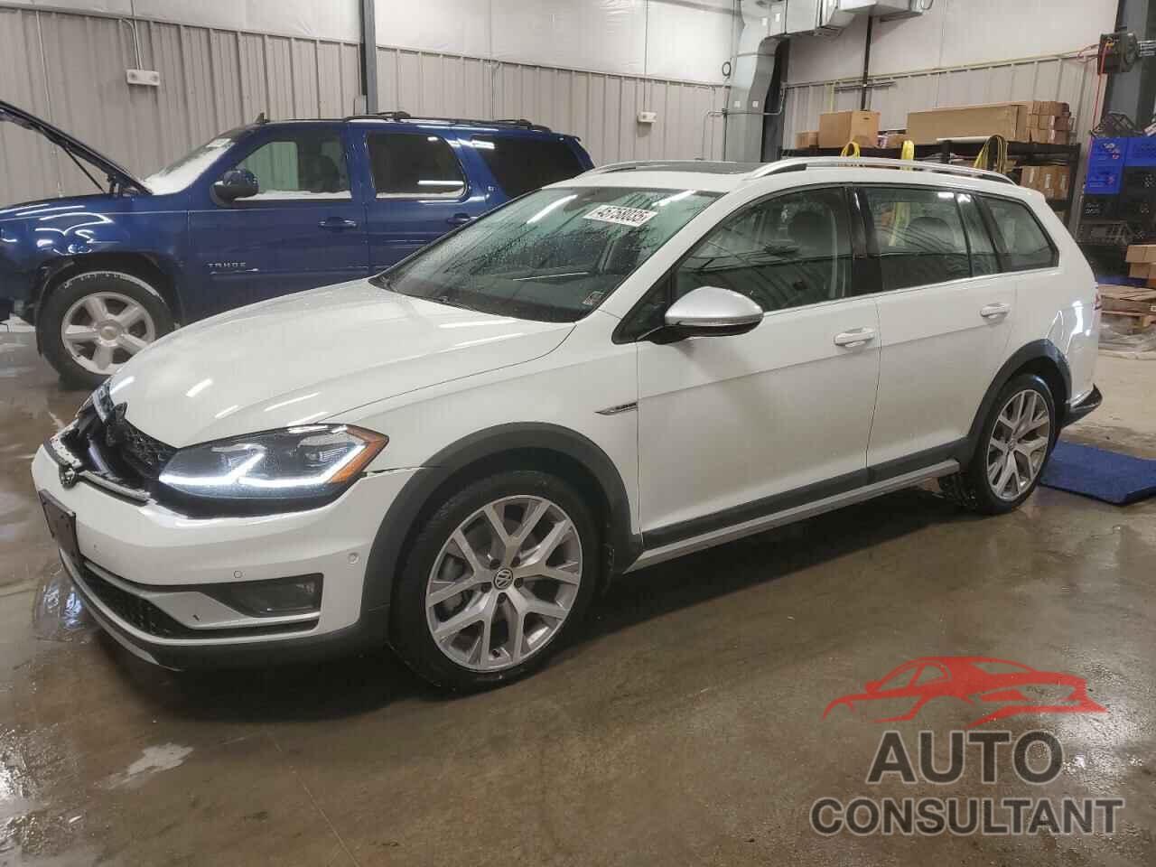 VOLKSWAGEN GOLF 2018 - 3VWH17AU5JM759796