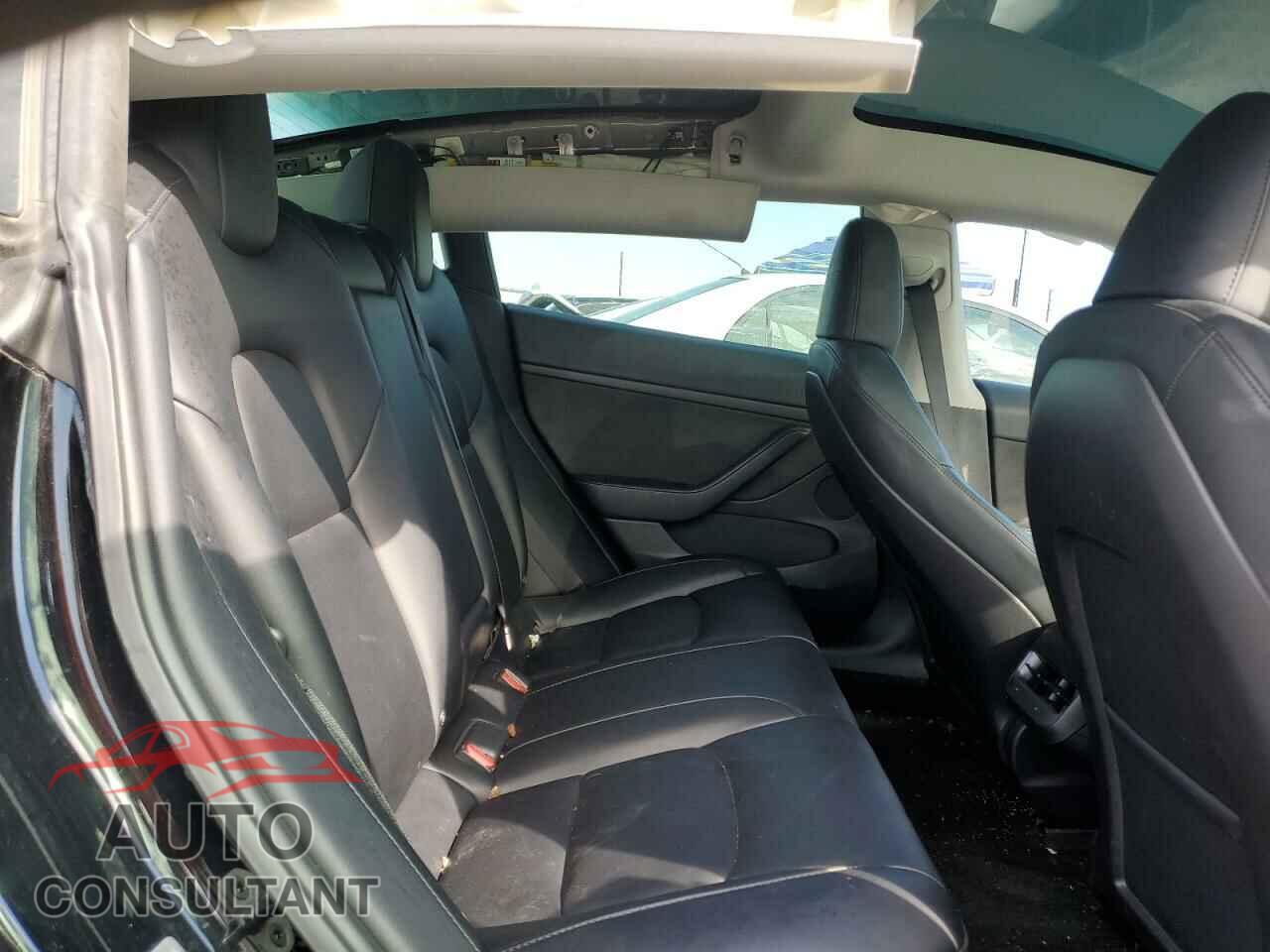 TESLA MODEL 3 2023 - 5YJ3E1EA5PF499296