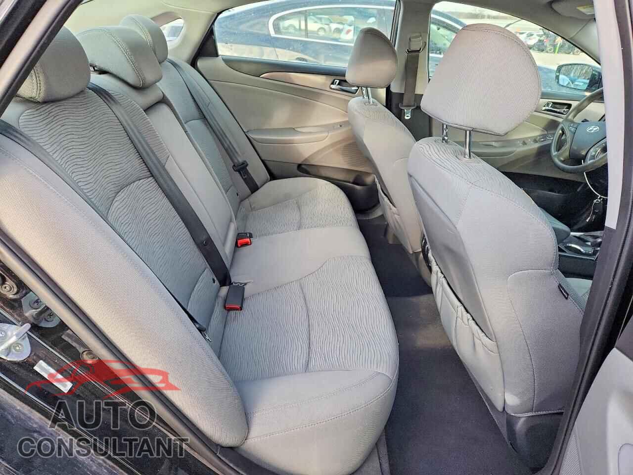 HYUNDAI SONATA 2013 - KMHEC4A45DA070370