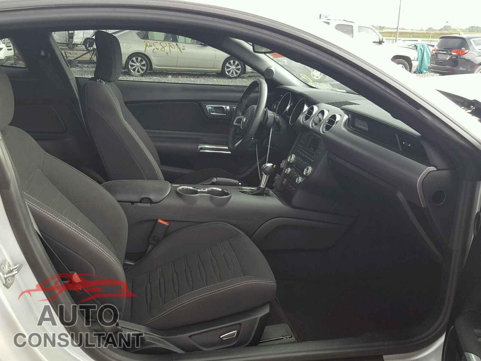 FORD MUSTANG 2017 - 1FA6P8TH8H5234445